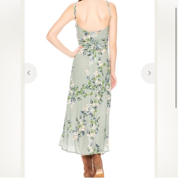 Flynn Skye Hazel Floral dress with slit size Large EUC - Picture 2 of 9